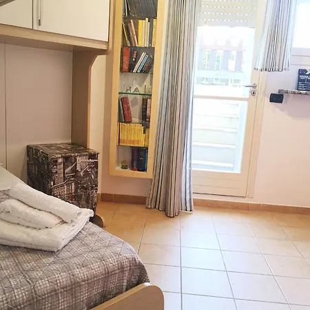 Mit Garten- Wenige Minuten Vom Entfernt By Interhome Lejlighed